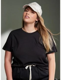 HUNIVERS Her Universe Black Crewneck Favorite T-Shirt Plus Size